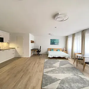 Apartment Sehr Zentral, Geraumiges, Helles Studio-apartment, Köln